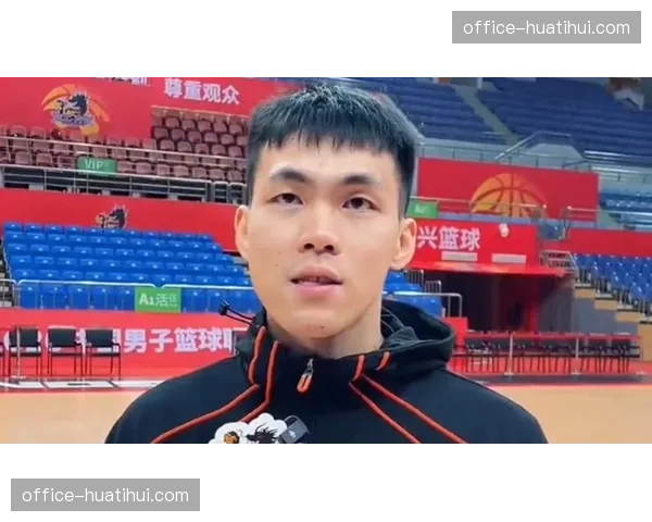 庞峥麟新秀赛季入选全明星首发 江苏队大龄新秀表现抢眼 庞峥麟新秀赛季入选全明星首发 江苏队大龄新秀表现抢眼