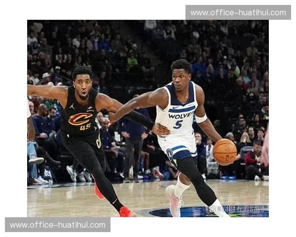 森林狼爱德华兹成长曲线 从得分手到节奏掌控者的转型